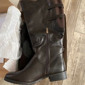 Women’s Avenue brand riding boots. Size 12WW